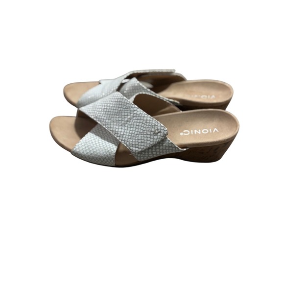 Vionic Leticia Wedge Sandals White Embossed Leather‎ Comfort Footbed Size 9.5 - Picture 2 of 5